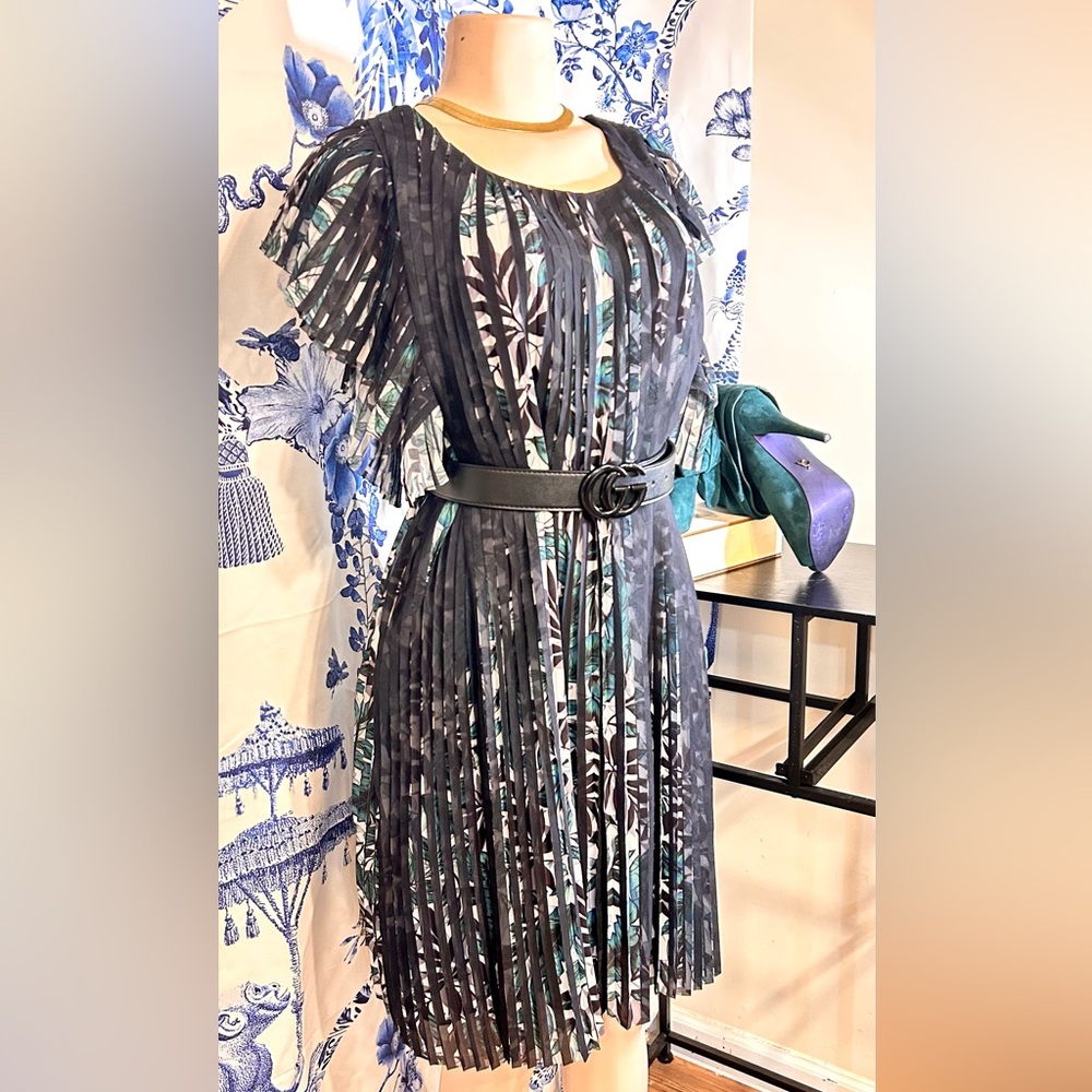 Max Studio Black and Teal Blue Floral Midi Pleated Cap Flutter Sleeve Dress